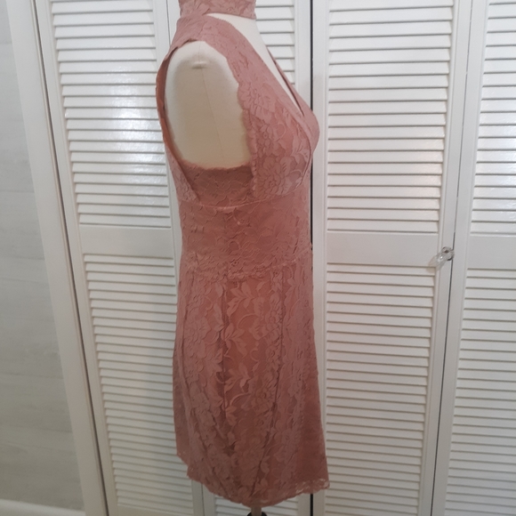 Guess blush lace dress sz medium *Q - Picture 4 of 8